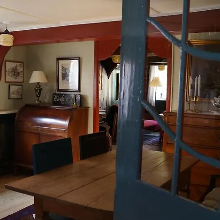 Kjobinghus, Aeroskobings Aeldste Hus, I Historiske Rammer Tatil Evi Ærøskøbing