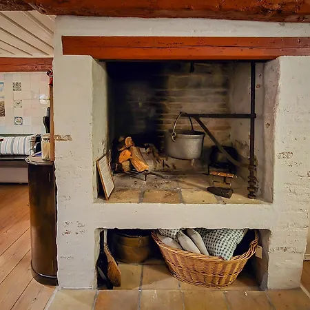 Aeroskobings Aeldste Hus - Eksklusiv I Historiske Rammer * Ærøskøbing