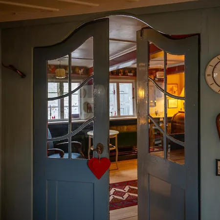 Tatil Evi Kjobinghus, Aeroskobings Aeldste Hus, I Historiske Rammer Ærøskøbing