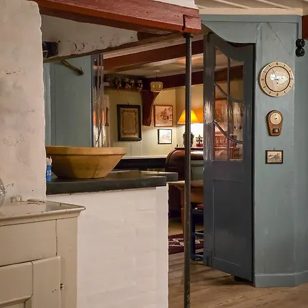 Tatil Evi Kjobinghus, Aeroskobings Aeldste Hus, I Historiske Rammer