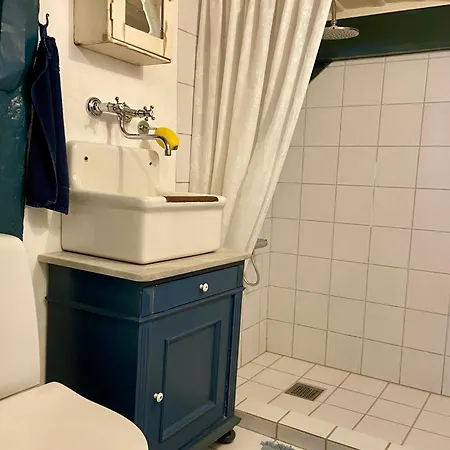 Tatil Evi Kjobinghus, Aeroskobings Aeldste Hus, I Historiske Rammer *