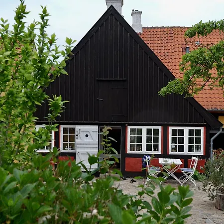 Kjobinghus, Aeroskobings Aeldste Hus, I Historiske Rammer Tatil Evi