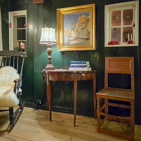 Kjobinghus, Aeroskobings Aeldste Hus, I Historiske Rammer Ærøskøbing