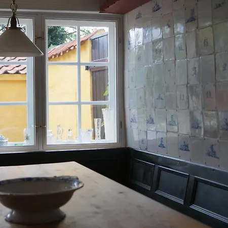 Kjobinghus, Aeroskobings Aeldste Hus, I Historiske Rammer Tatil Evi Ærøskøbing